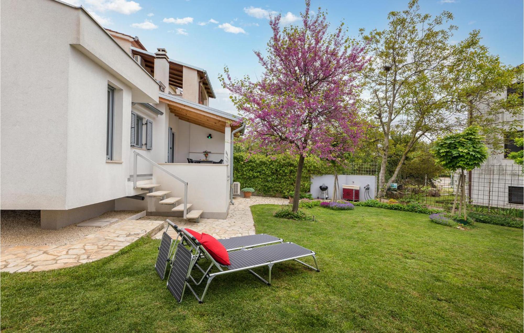 Beautiful Home In Stinjan With Kitchen Exteriör bild